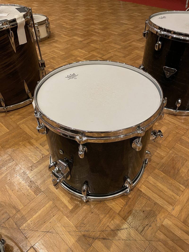 Dixon Tom 14″ × 14″